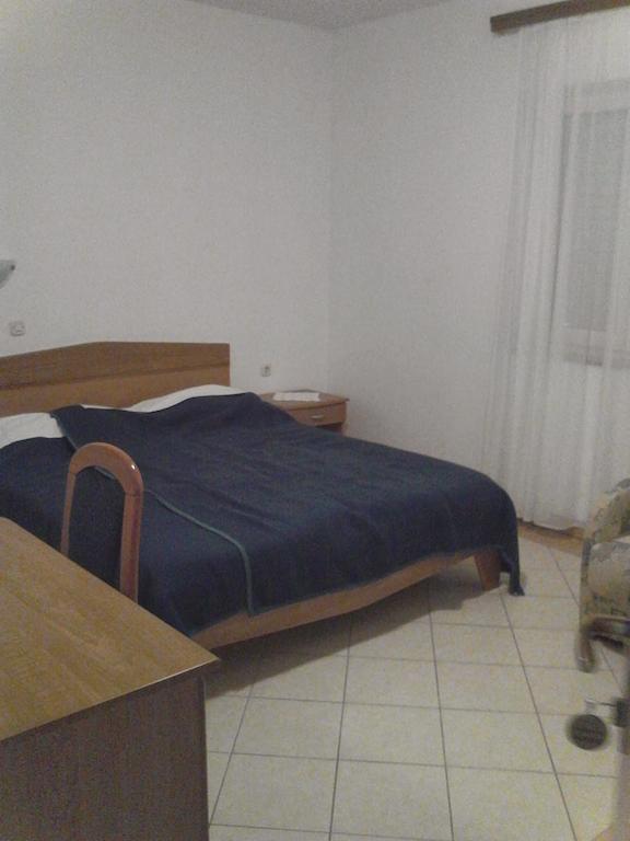 Guest House Frane Pag Town Buitenkant foto