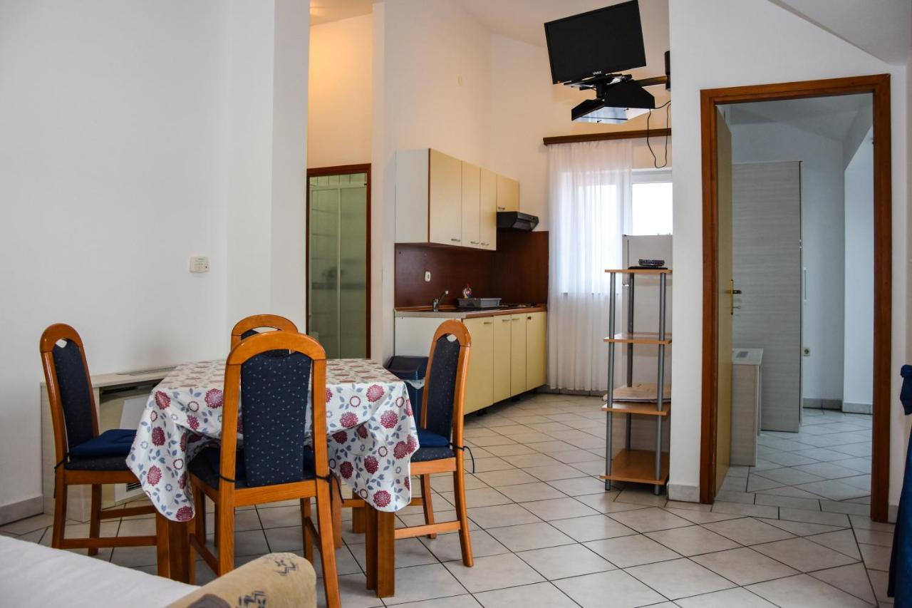 Guest House Frane Pag Town Buitenkant foto